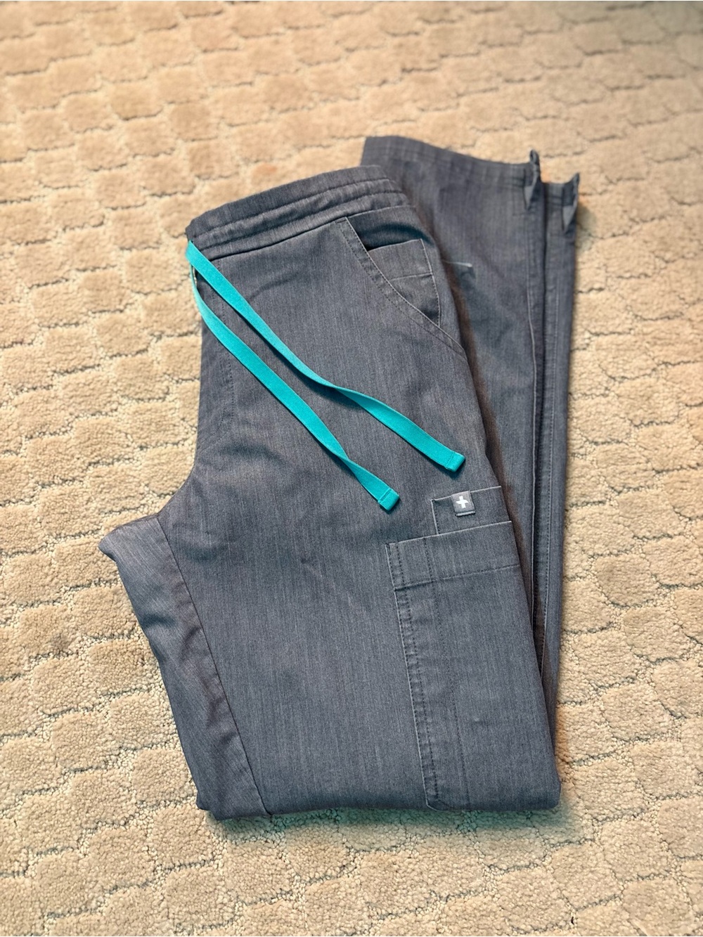 Figs Yola Scrub Pants Graphite Gray Skinny Leg Cargo Bottoms Size XXS/P